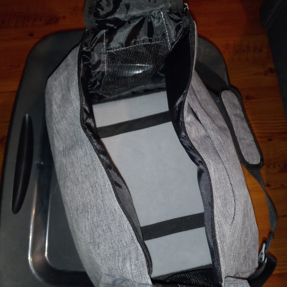 Small pet carrier